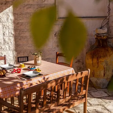 Tre Coni A Due Passi Dal Centro 奇斯泰尼诺